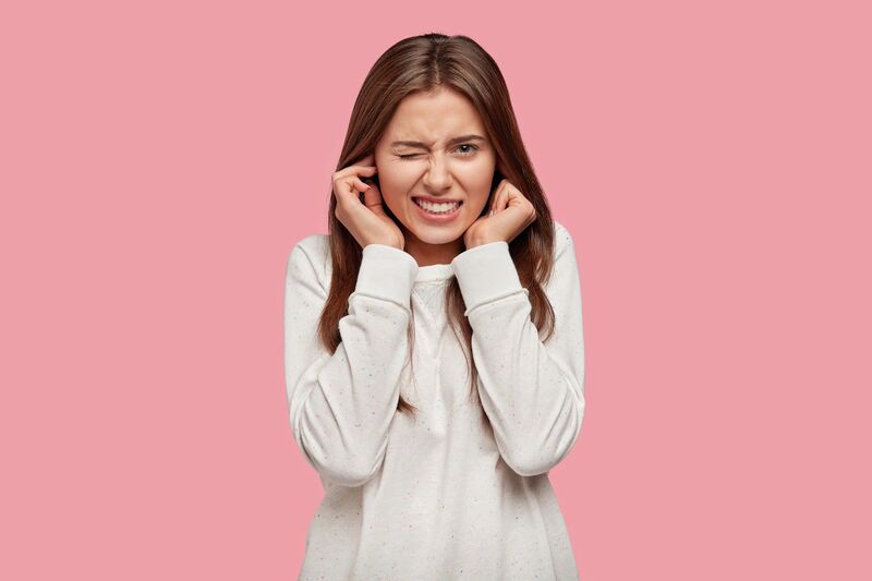 Проблемы со сном при шуме в ушах? Попробуйте эти советы, одобренные аудиологом