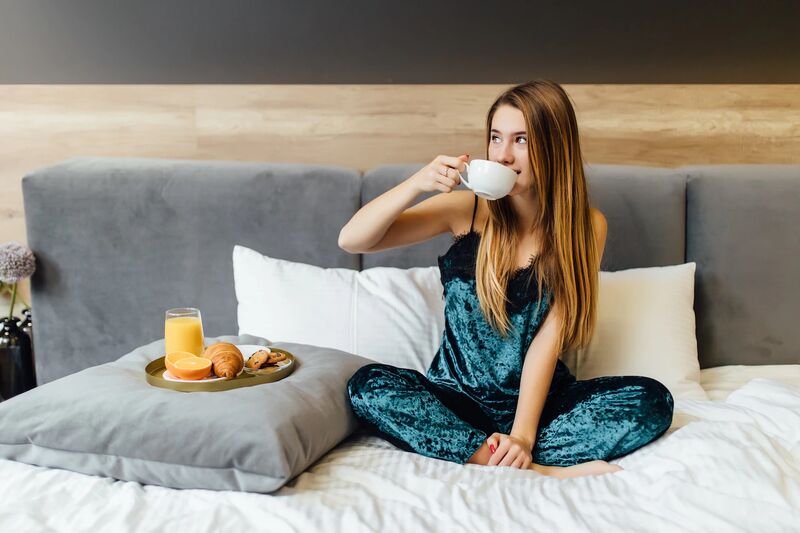 Привычка пить кофе после обеда может вредить вашему сну?